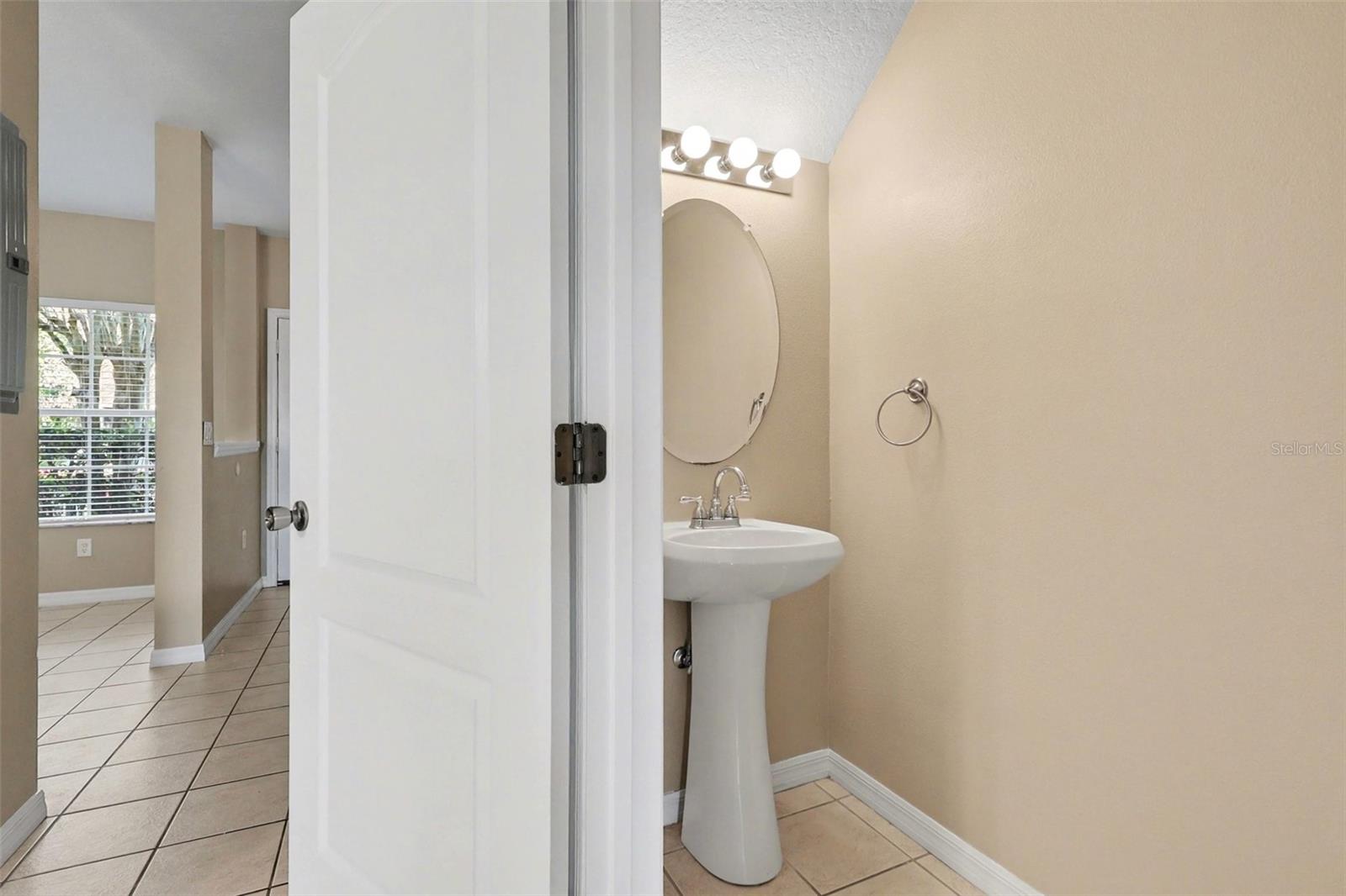 Image 17 of 24 For 948 Chelsea Drive