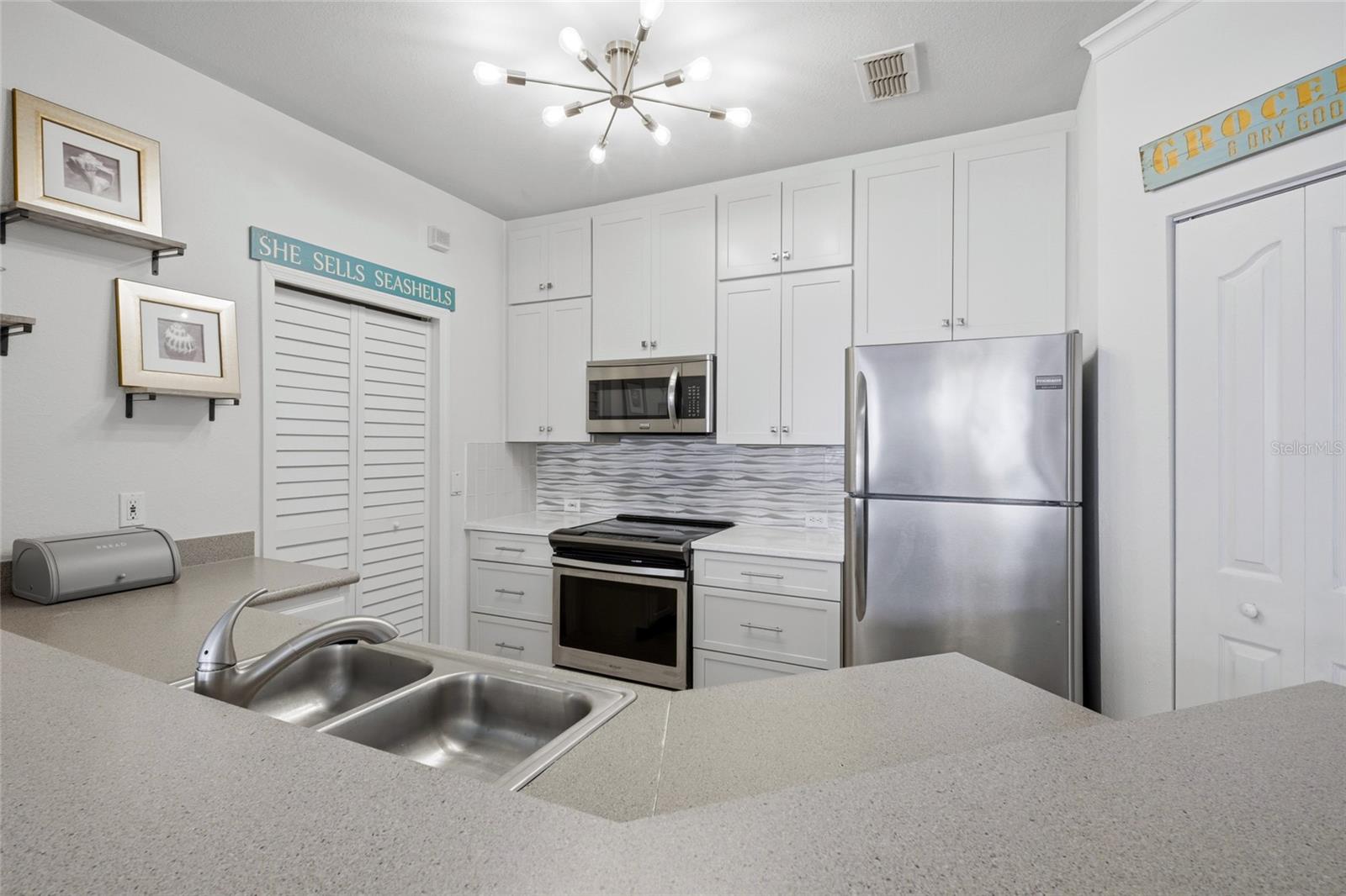 Image 5 of 49 For 2639 Maitland Crossing Way 102