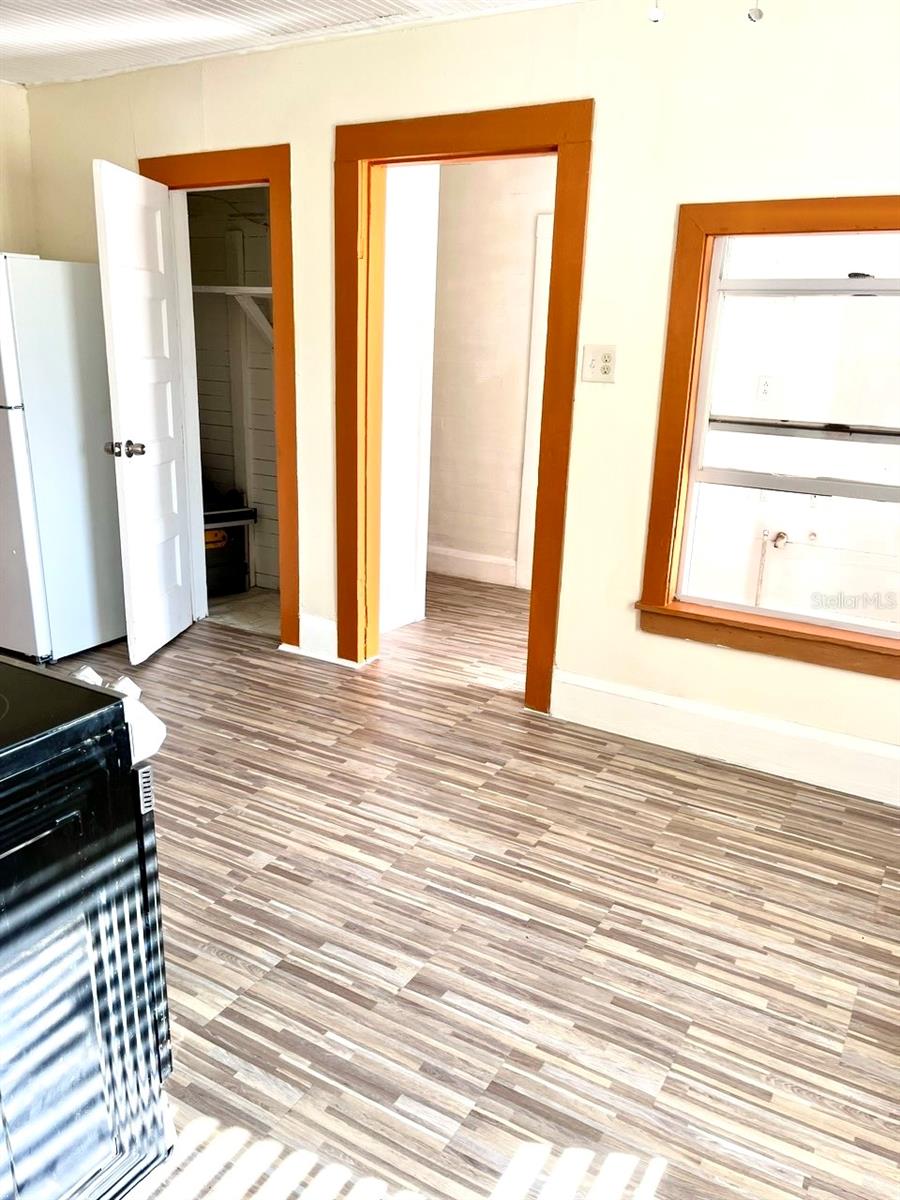 Image 13 of 25 For 333 Weaver Avenue