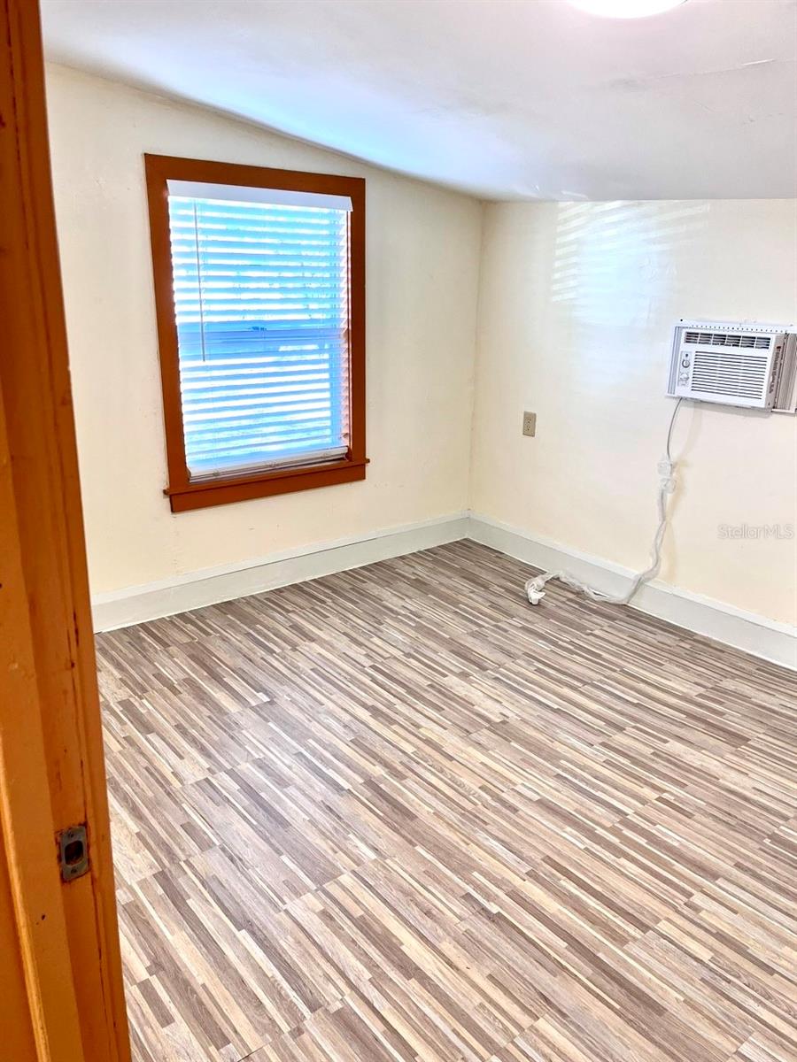 Image 14 of 25 For 333 Weaver Avenue