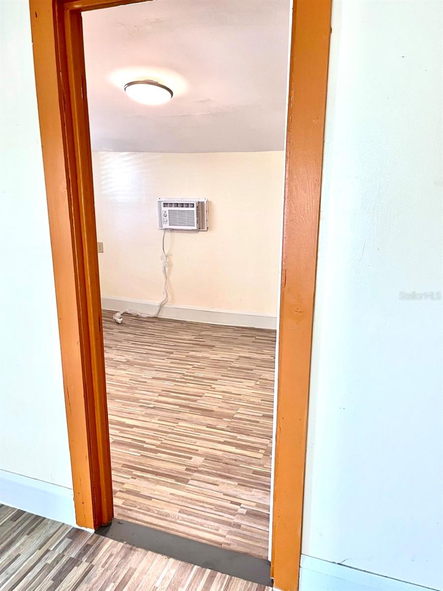 Image 21 of 25 For 333 Weaver Avenue