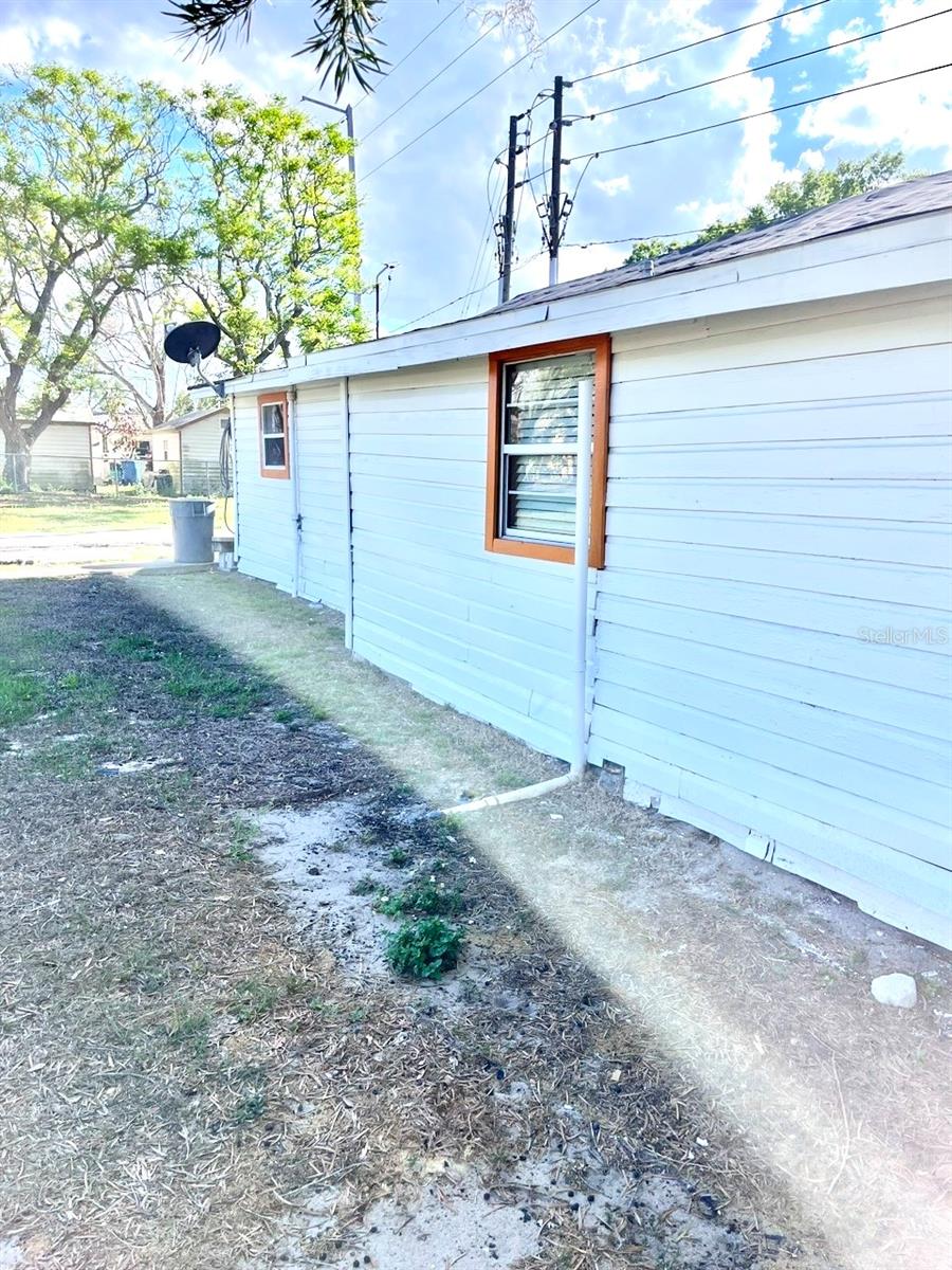 Image 23 of 25 For 333 Weaver Avenue