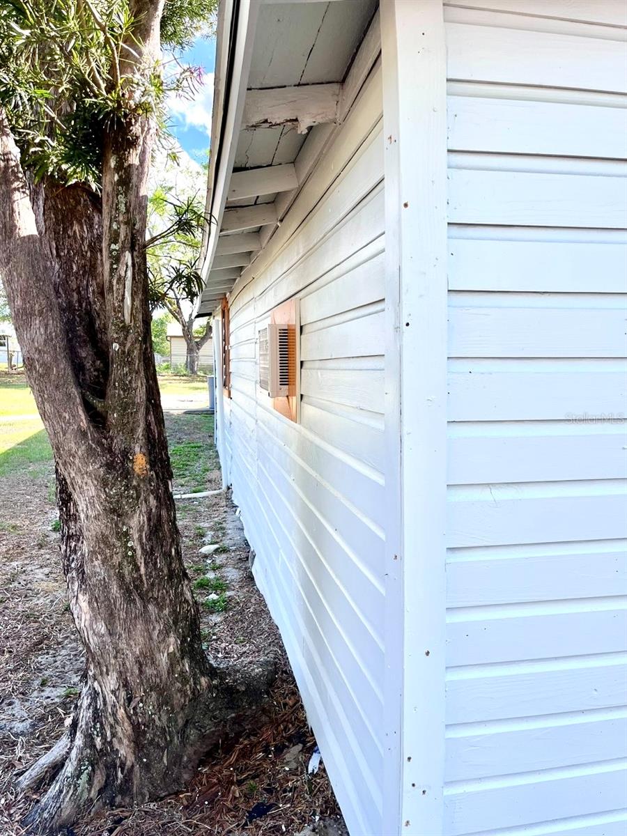 Image 24 of 25 For 333 Weaver Avenue