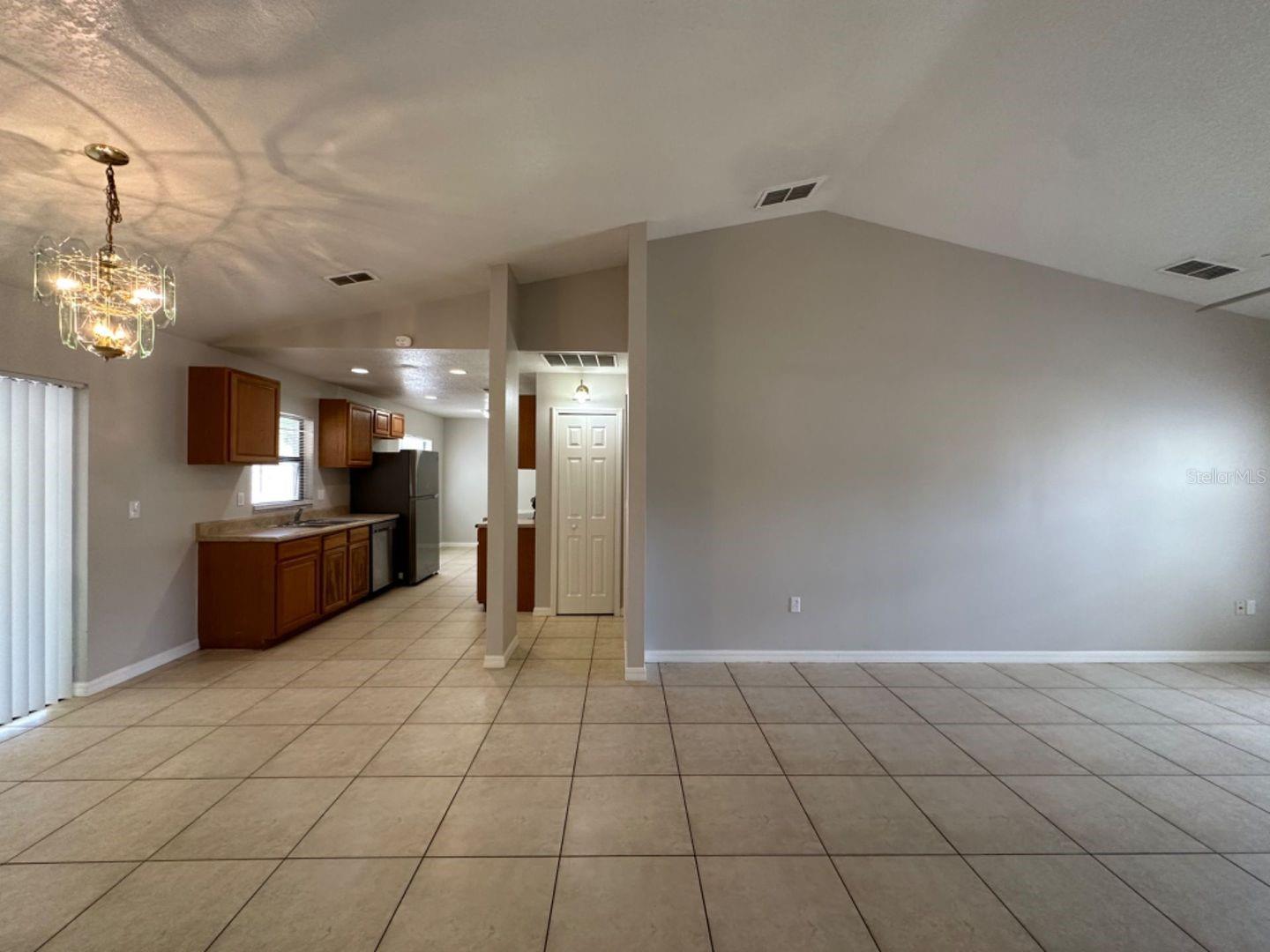 Image 14 of 31 For 661 Delmonte Court