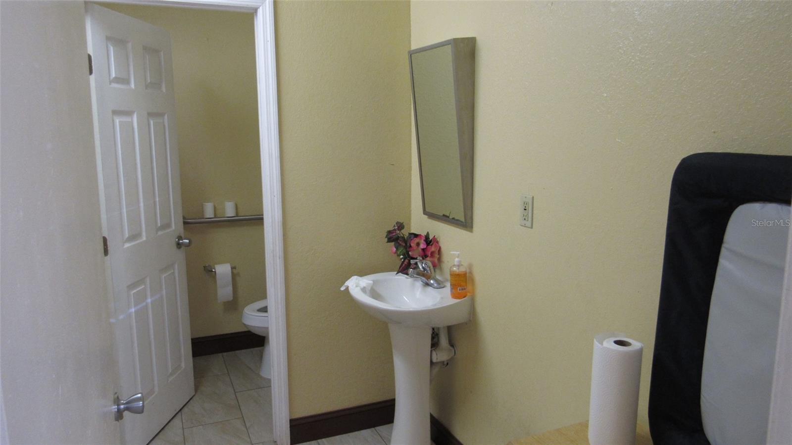 Image 26 of 33 For 0 Melton Avenue