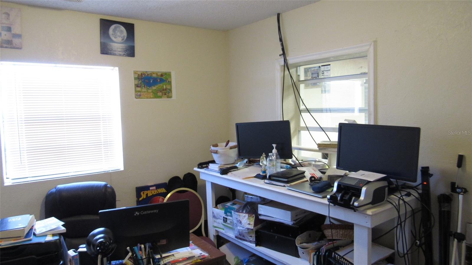 Image 28 of 33 For 0 Melton Avenue