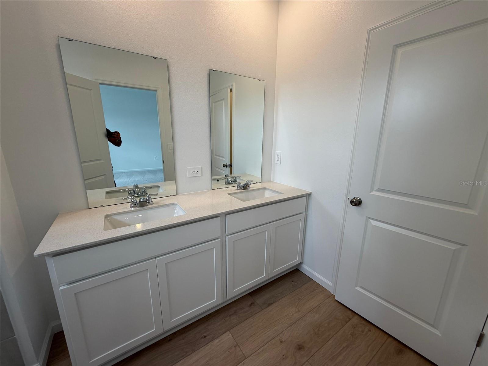 Image 16 of 19 For 5151 Loyalty Drive