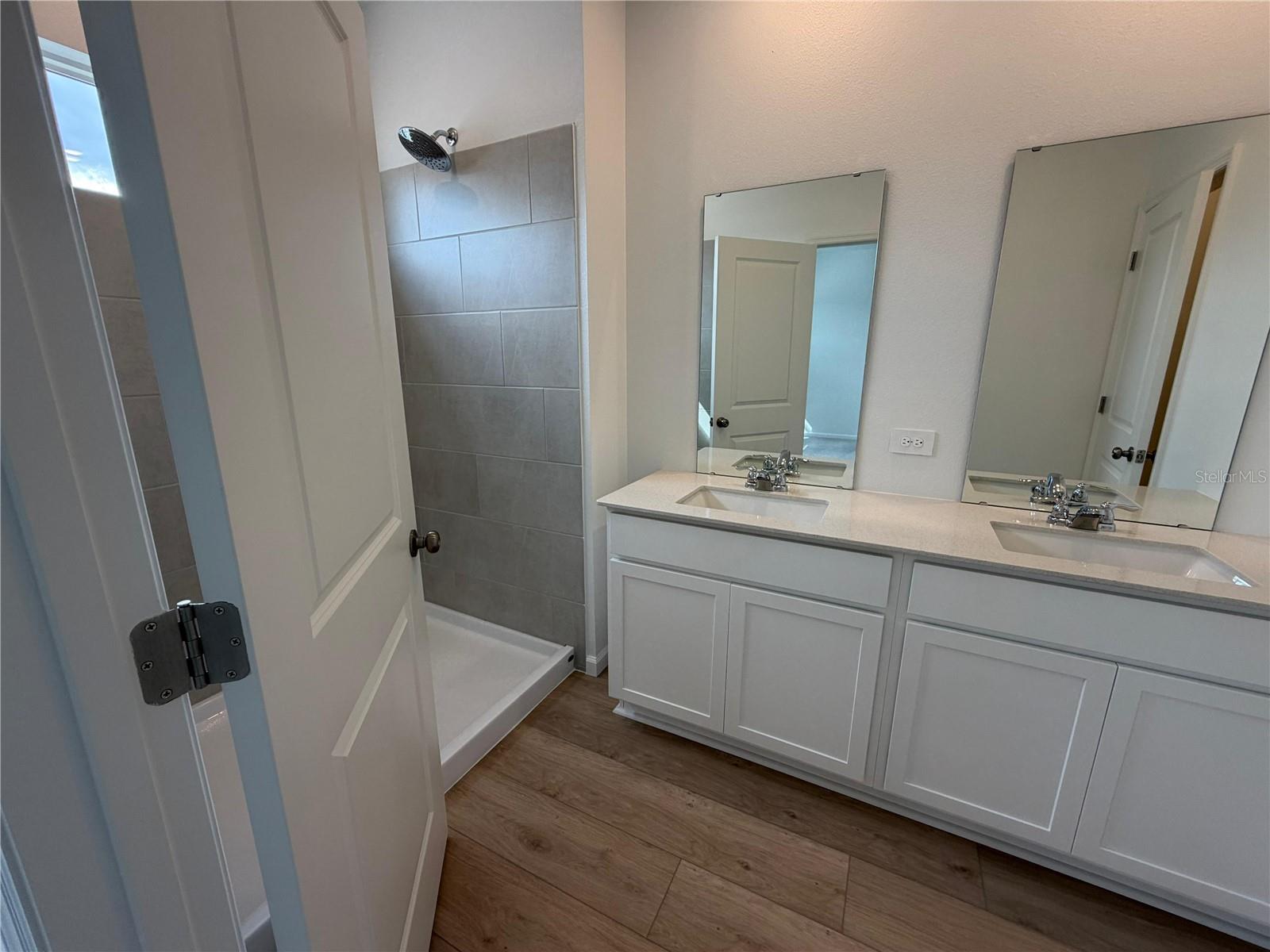 Image 17 of 19 For 5151 Loyalty Drive