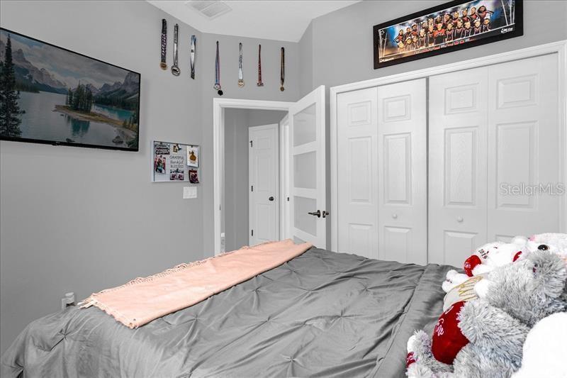 Image 10 of 25 For 2320 Grasmere View Parkway S