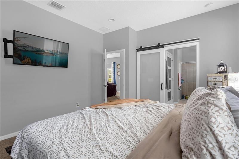 Image 11 of 25 For 2320 Grasmere View Parkway S