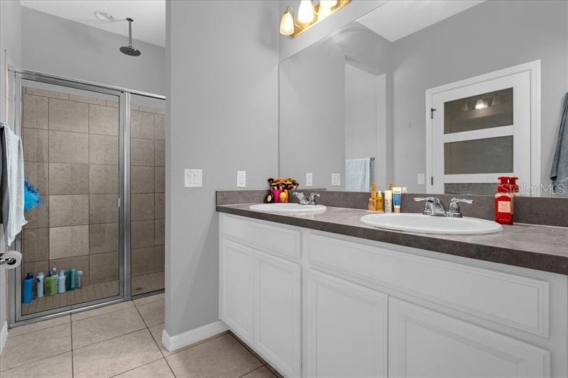 Image 12 of 25 For 2320 Grasmere View Parkway S