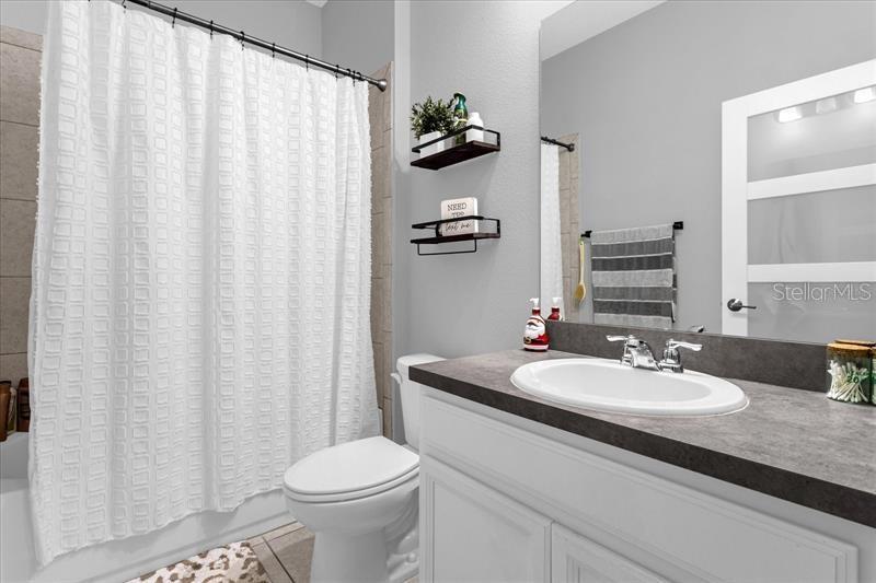 Image 4 of 25 For 2320 Grasmere View Parkway S