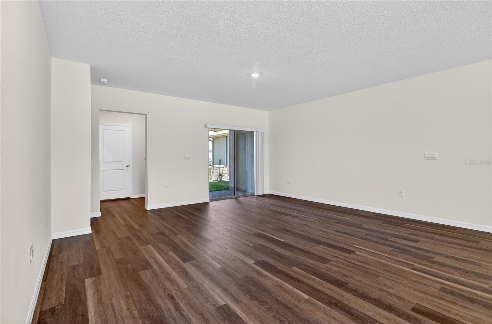 Image 19 of 55 For 16587 Barbours Creek Way