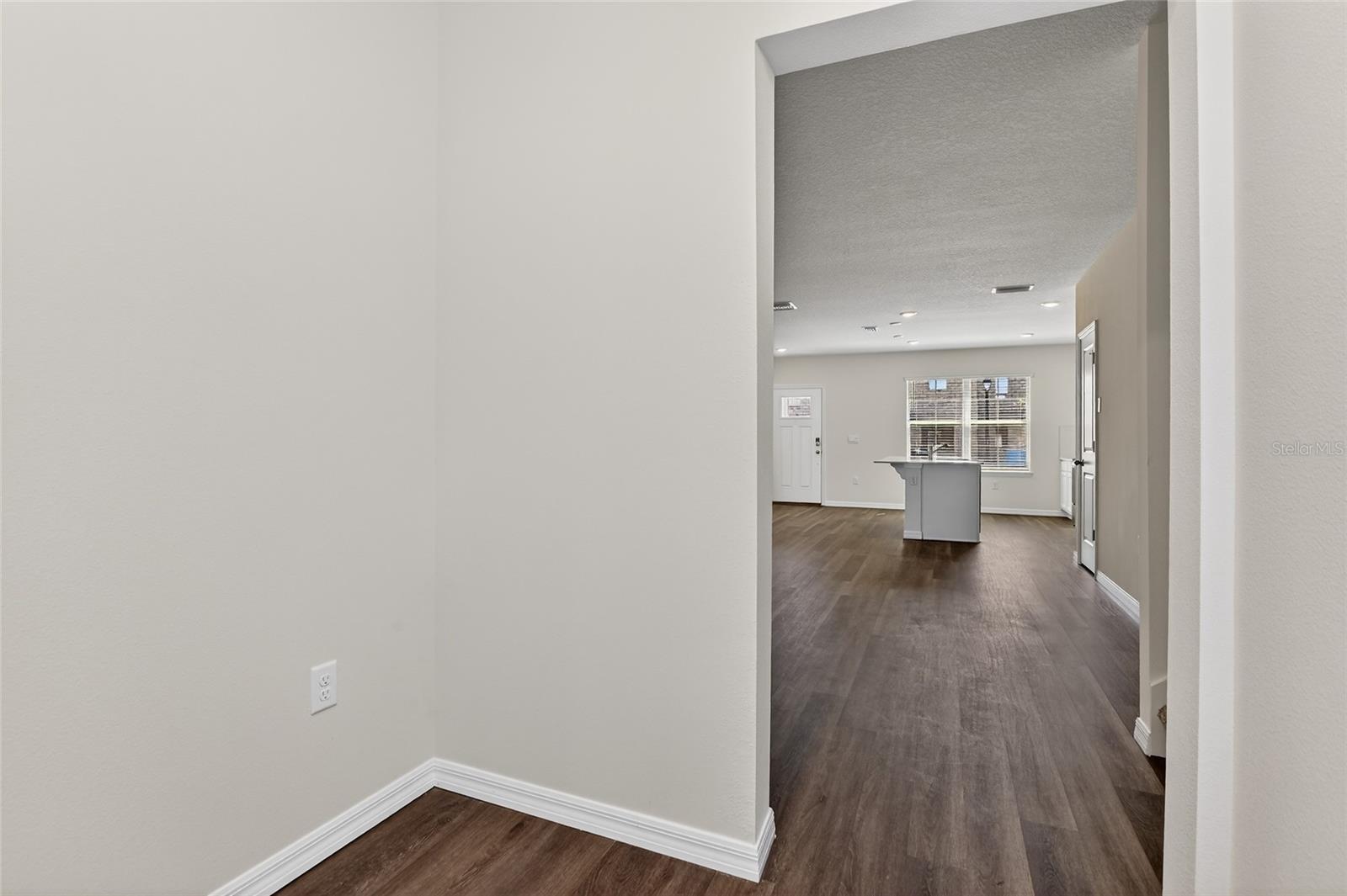 Image 23 of 55 For 16587 Barbours Creek Way