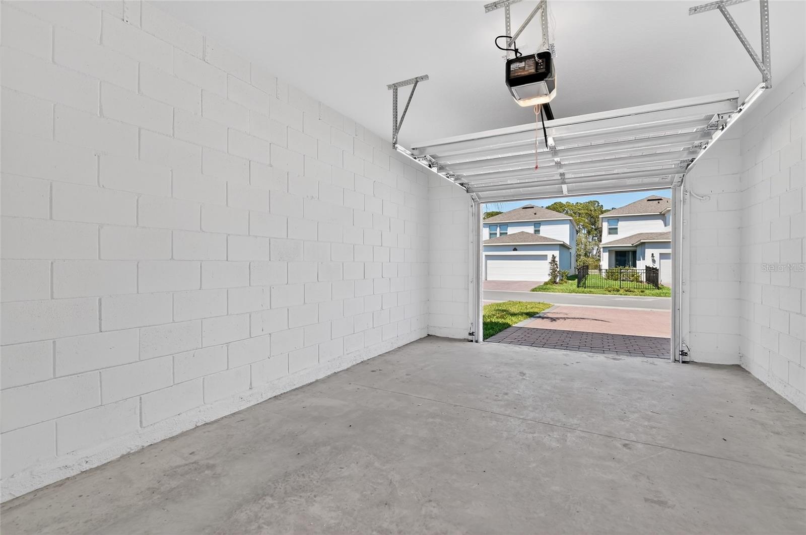 Image 24 of 55 For 16587 Barbours Creek Way