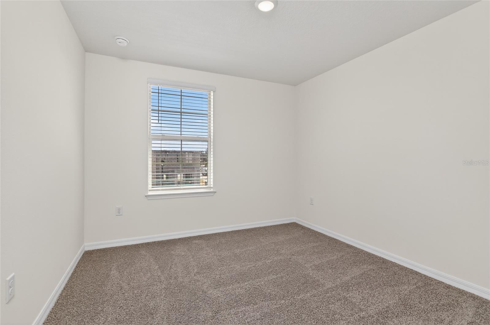 Image 33 of 55 For 16587 Barbours Creek Way