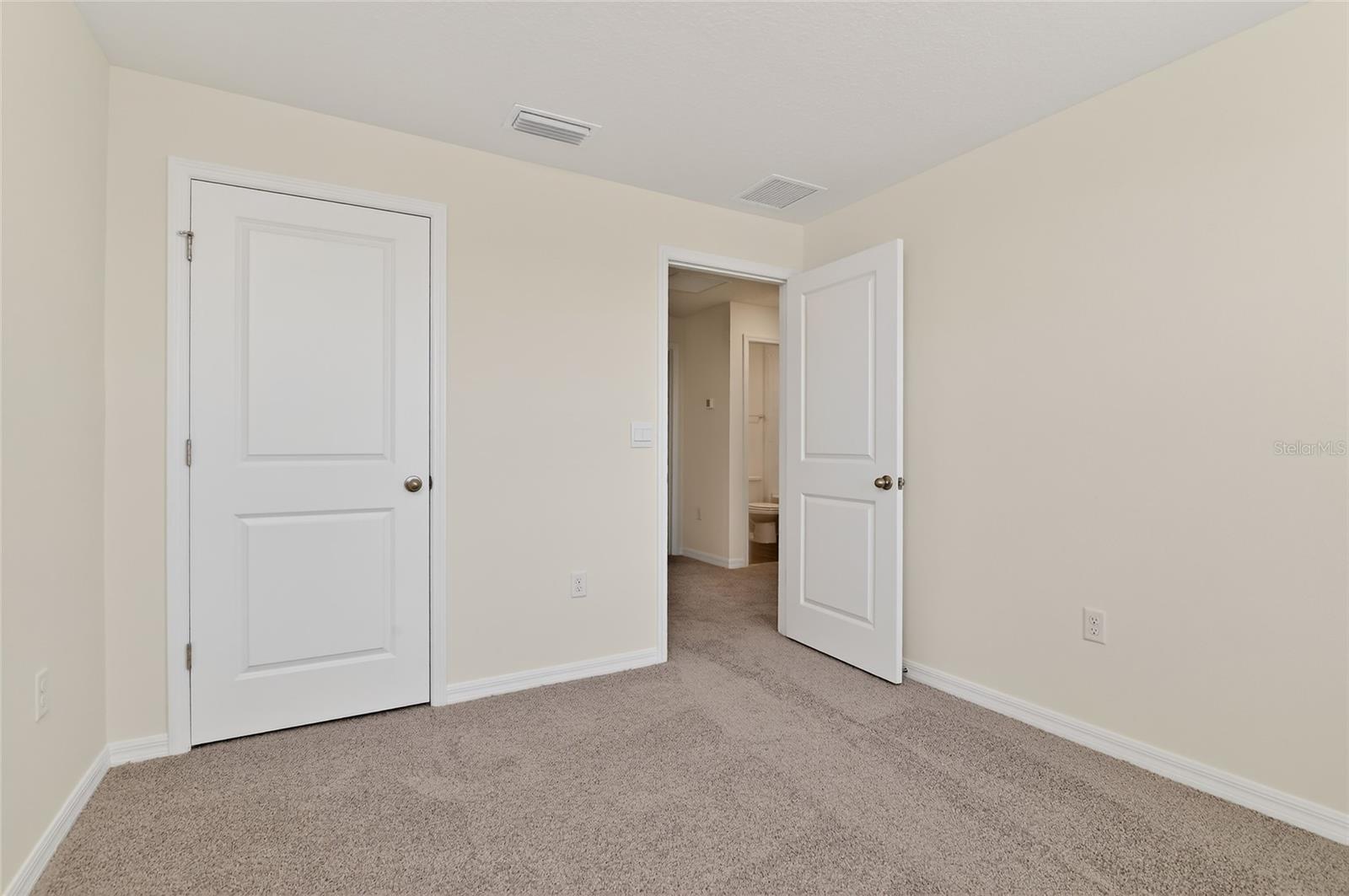 Image 34 of 55 For 16587 Barbours Creek Way