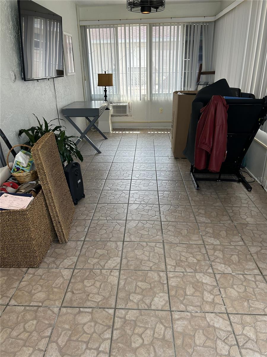 Image 17 of 28 For 1110 Craig Court