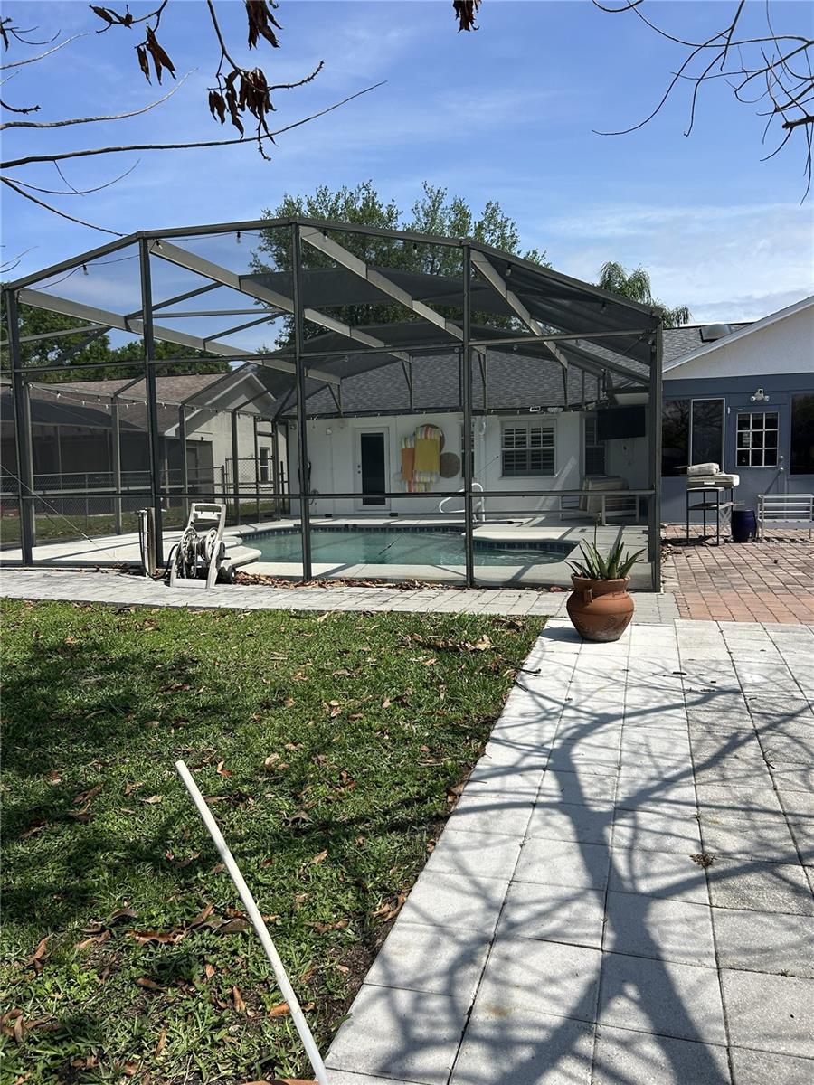 Image 21 of 28 For 1110 Craig Court