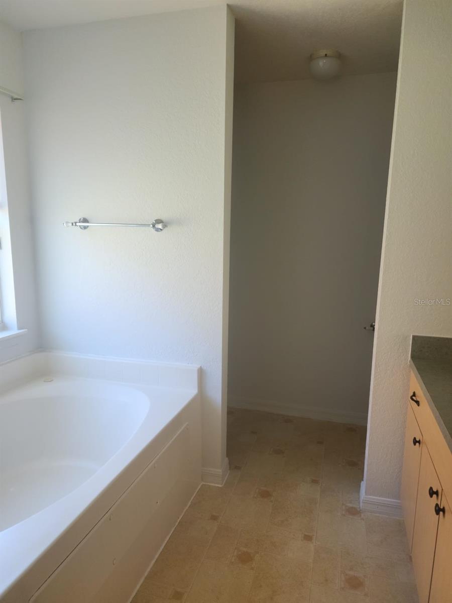 Image 19 of 26 For 754 Pelican Court