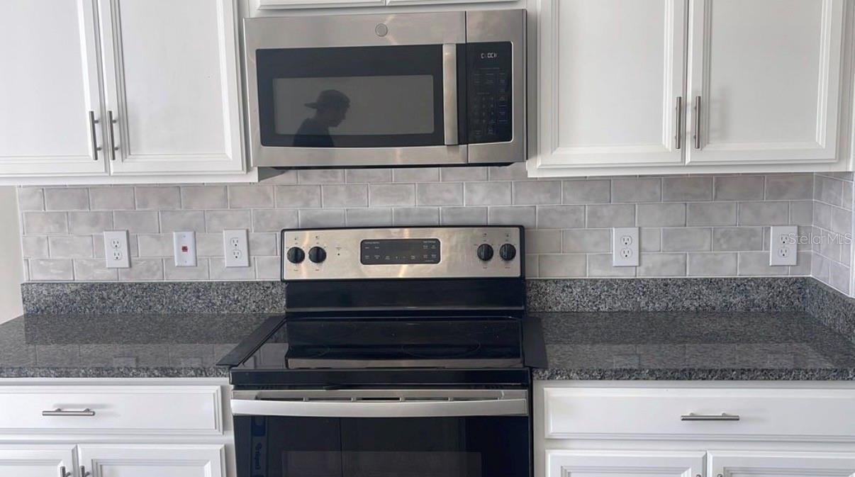 Image 3 of 14 For 10552 Salt Grove St