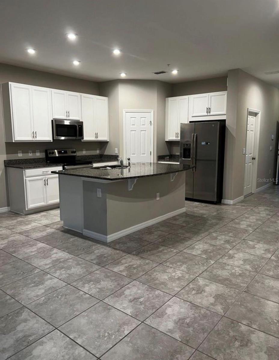 Image 5 of 14 For 10552 Salt Grove St