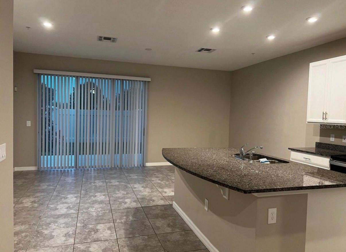 Image 6 of 14 For 10552 Salt Grove St