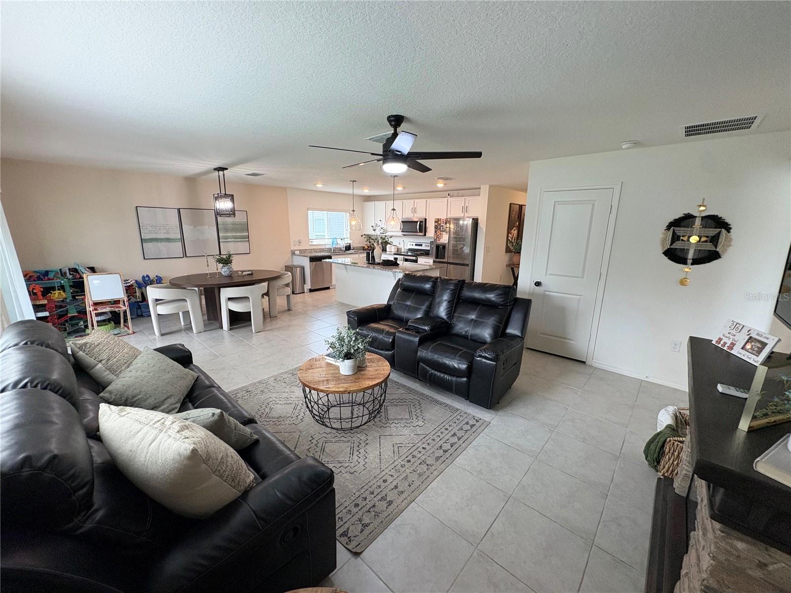 Image 3 of 14 For 433 Summer Grove Lane