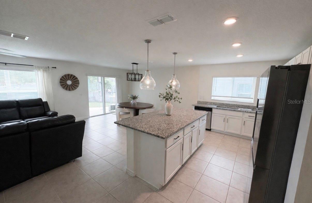 Image 6 of 14 For 433 Summer Grove Lane