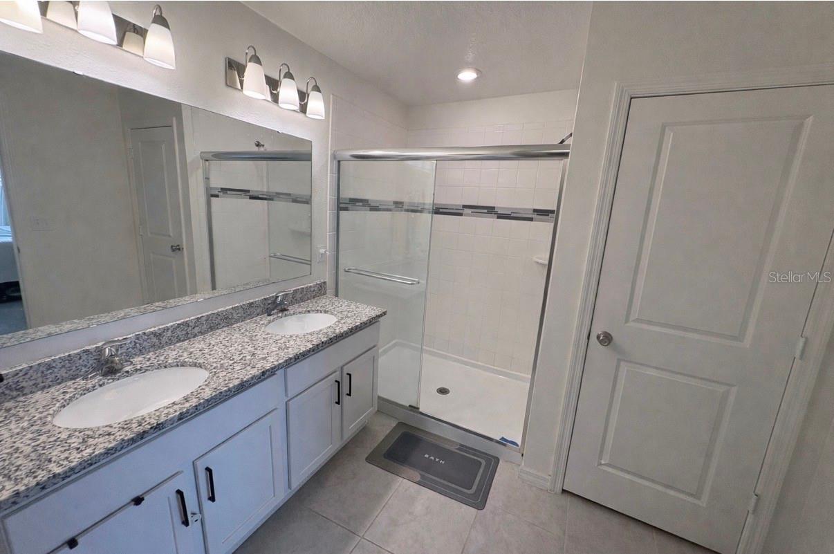 Image 8 of 14 For 433 Summer Grove Lane