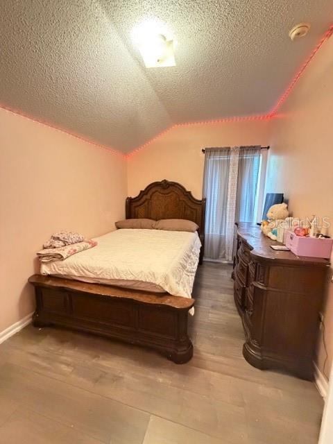 Image 13 of 16 For 979 Kenbar Avenue