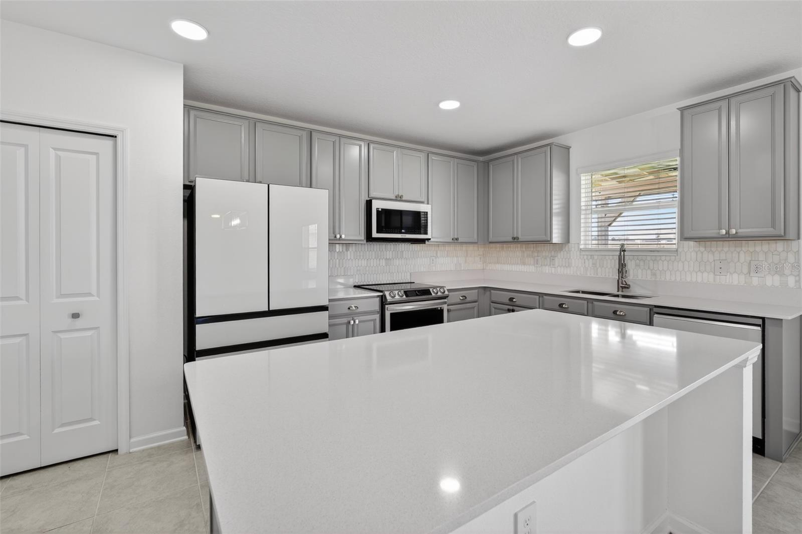 Image 10 of 37 For 124 Pineywoods Street