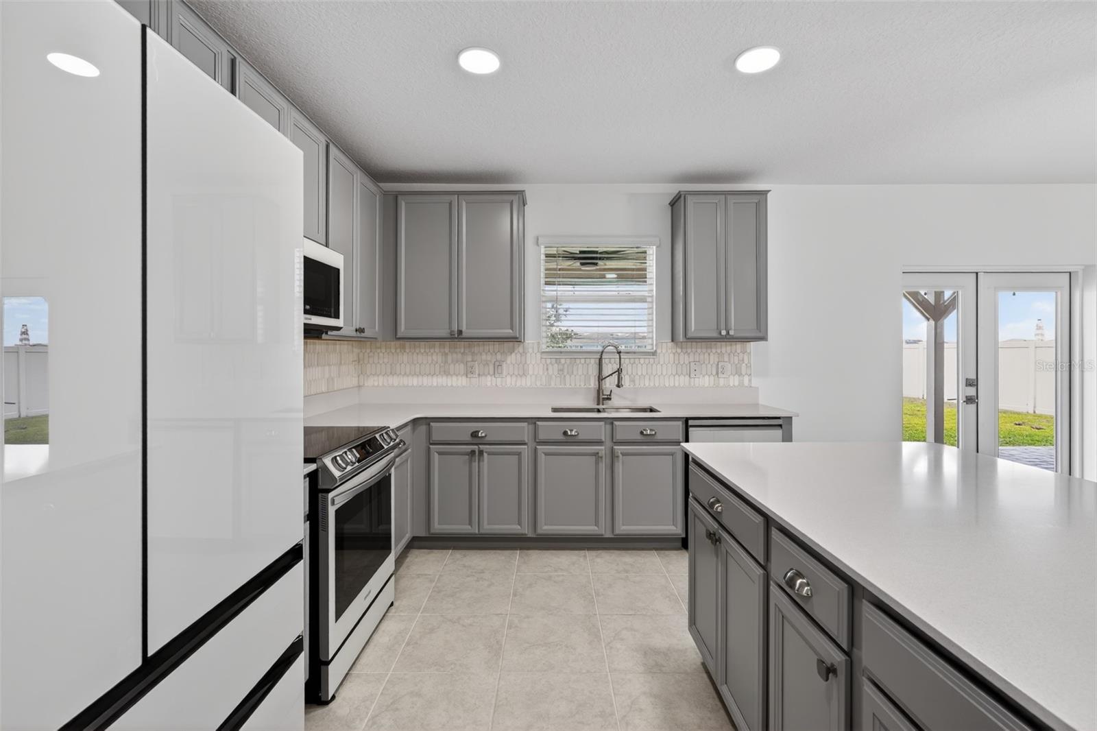 Image 12 of 37 For 124 Pineywoods Street