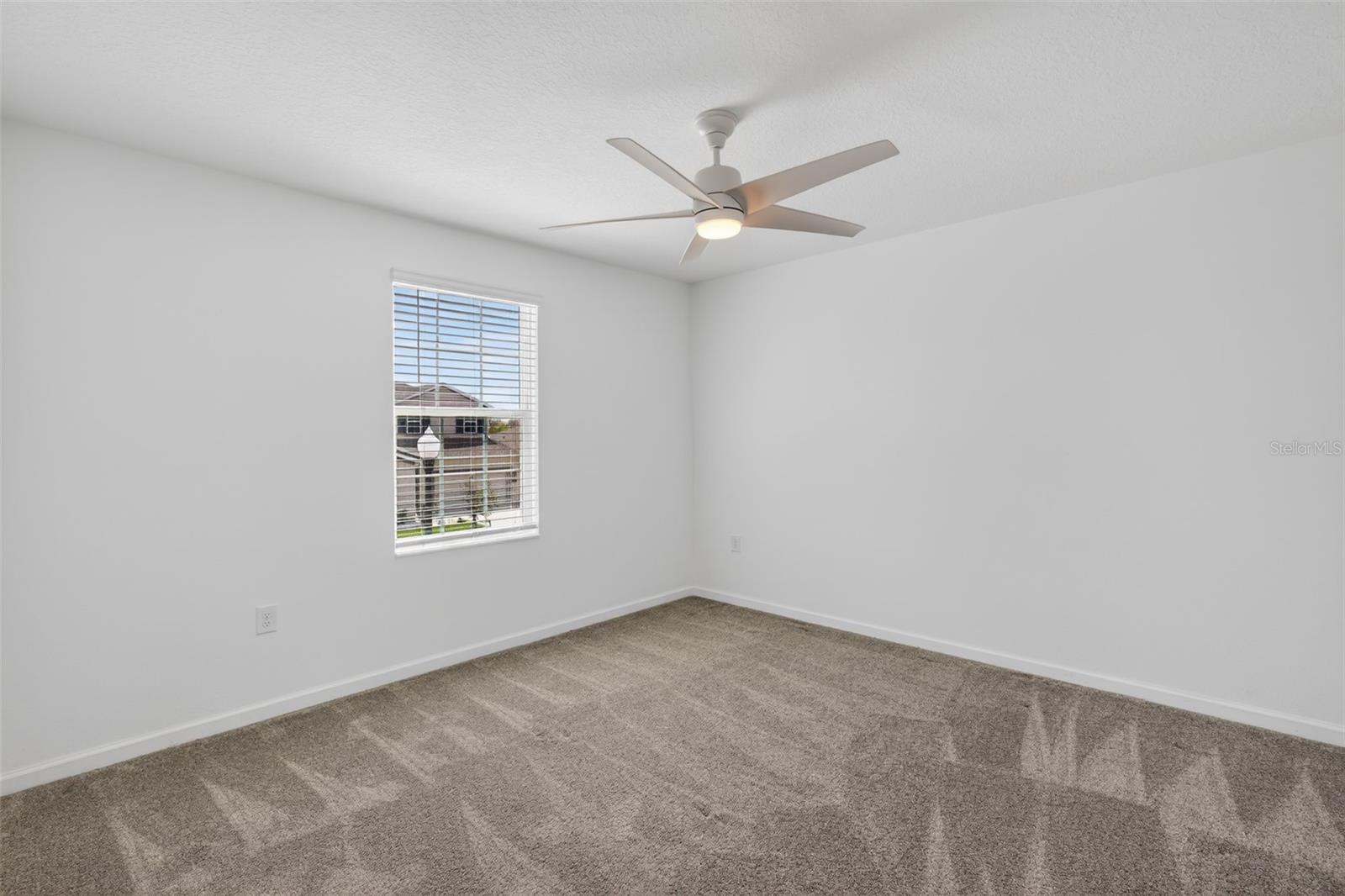 Image 16 of 37 For 124 Pineywoods Street