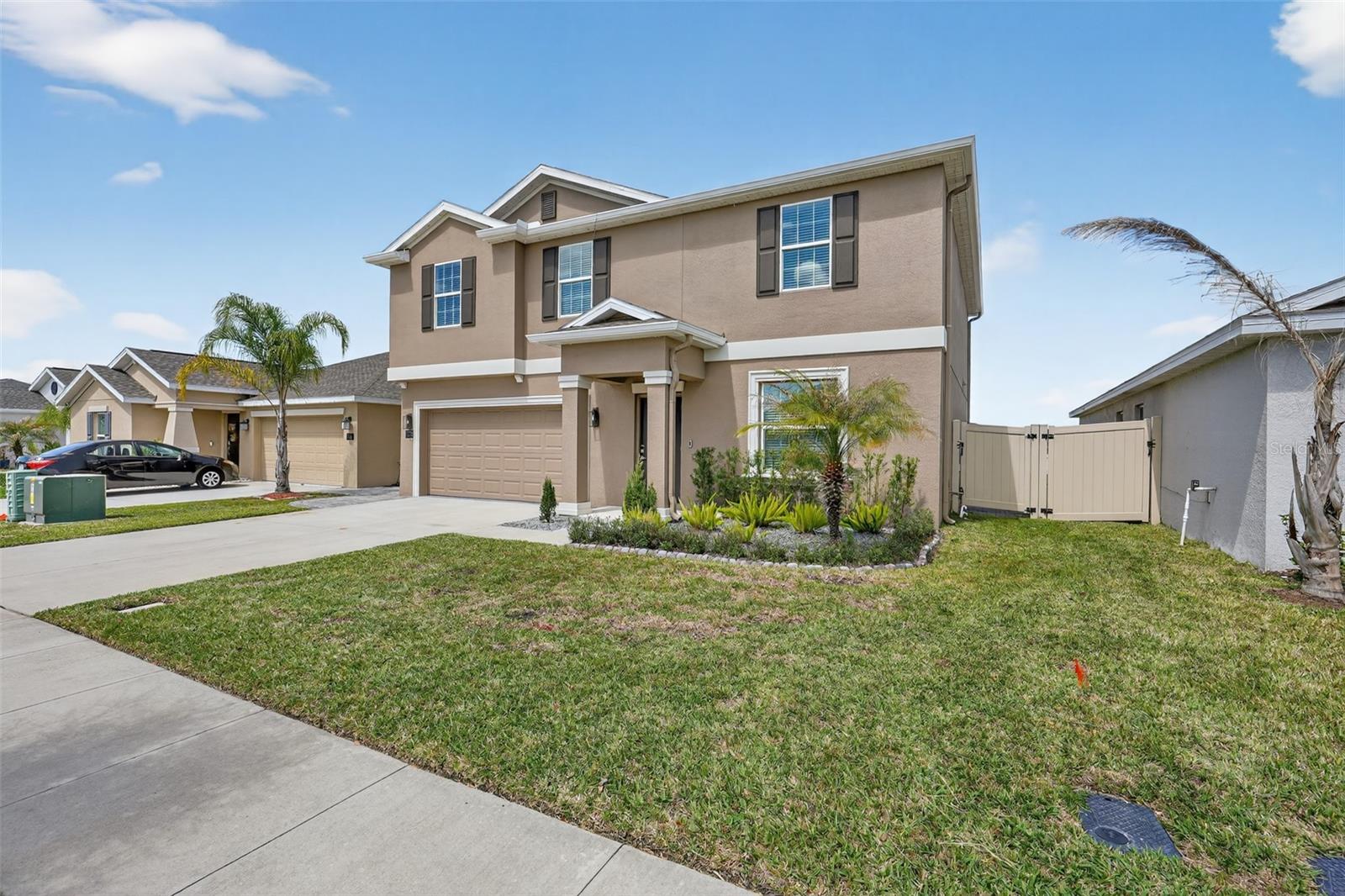 Image 2 of 37 For 124 Pineywoods Street