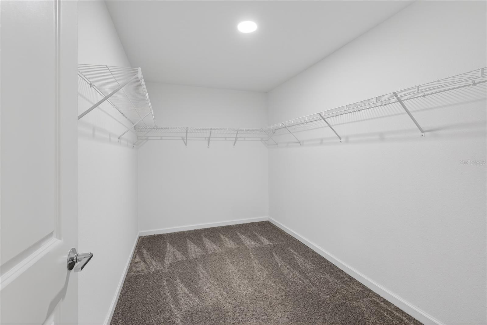 Image 25 of 37 For 124 Pineywoods Street