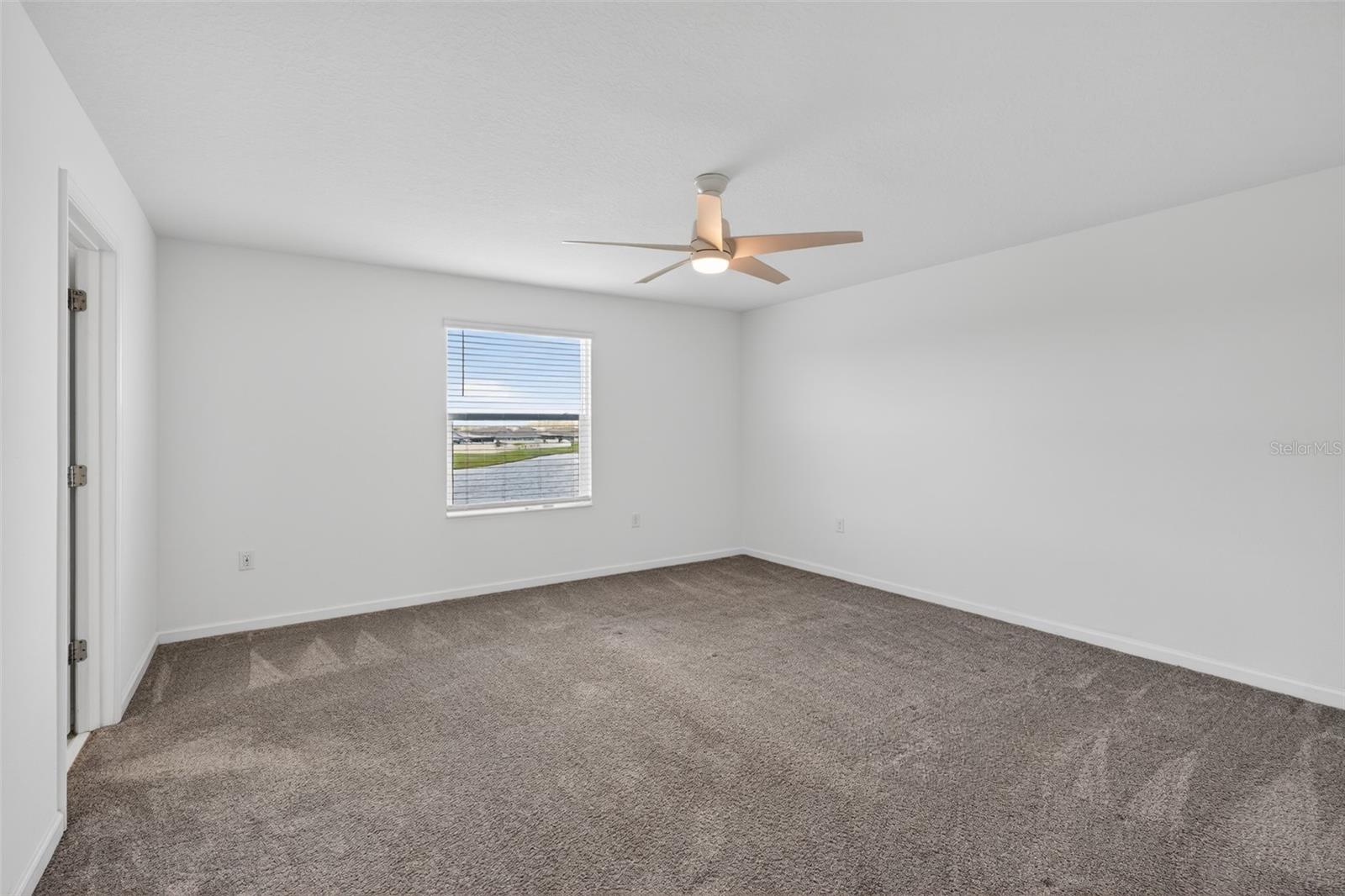 Image 26 of 37 For 124 Pineywoods Street