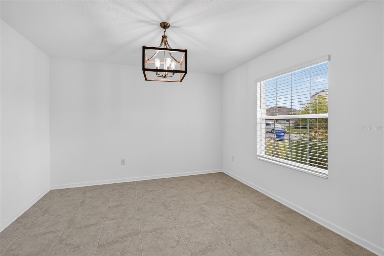 Image 30 of 37 For 124 Pineywoods Street