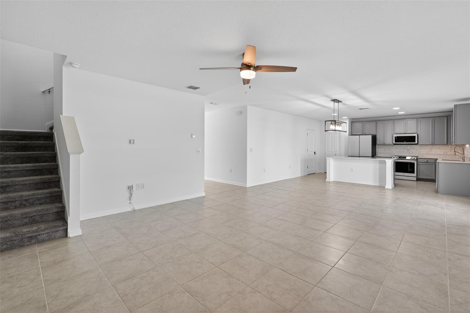 Image 7 of 37 For 124 Pineywoods Street