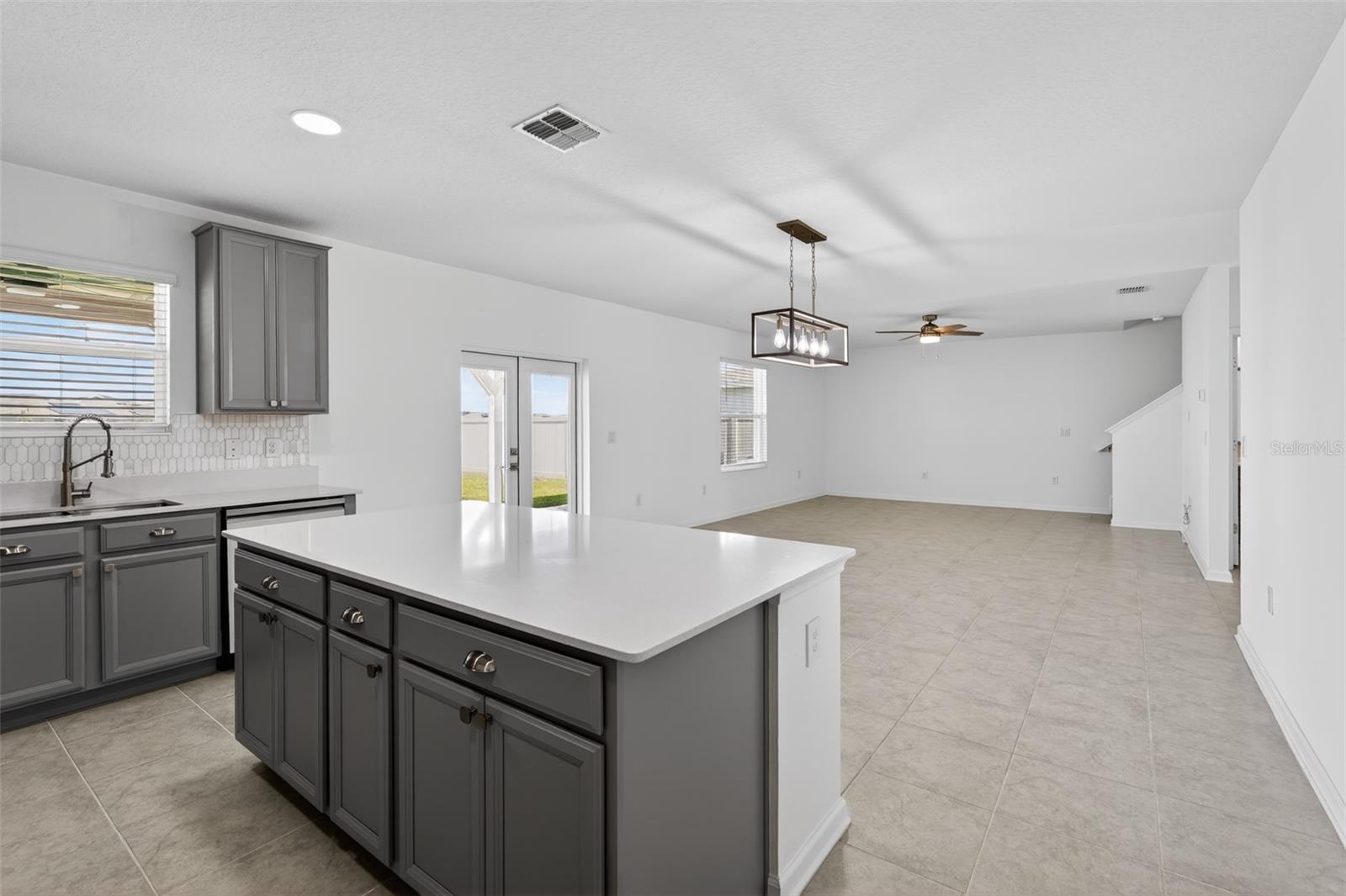 Image 9 of 37 For 124 Pineywoods Street