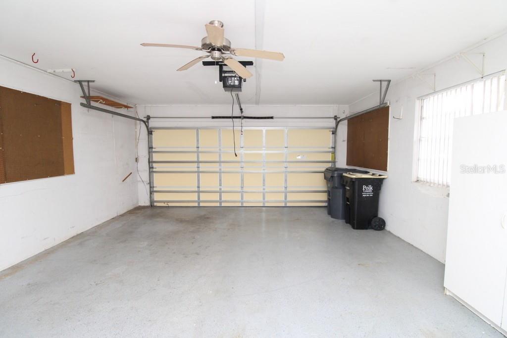 Image 15 of 22 For 2 Pine Run