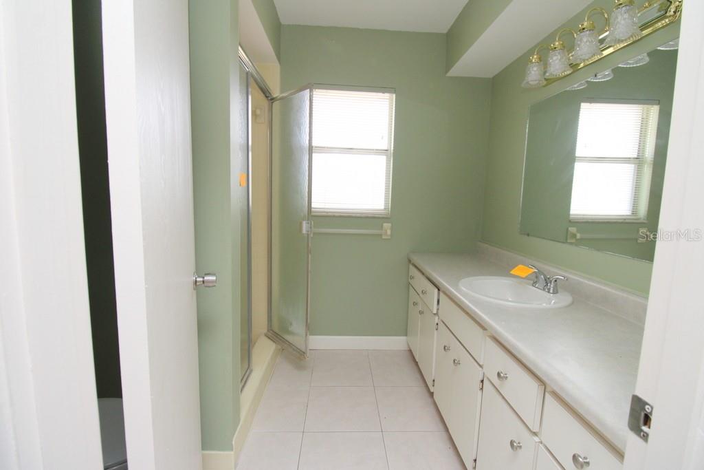 Image 21 of 22 For 2 Pine Run