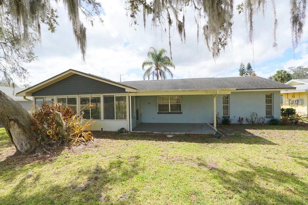 Image 3 of 22 For 2 Pine Run