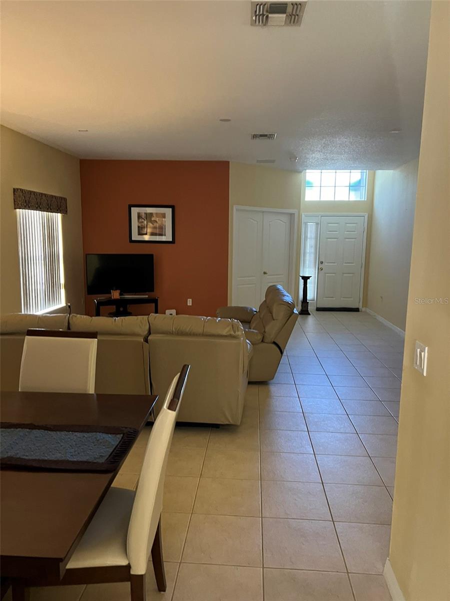 Image 6 of 20 For 948 Hacienda Circle