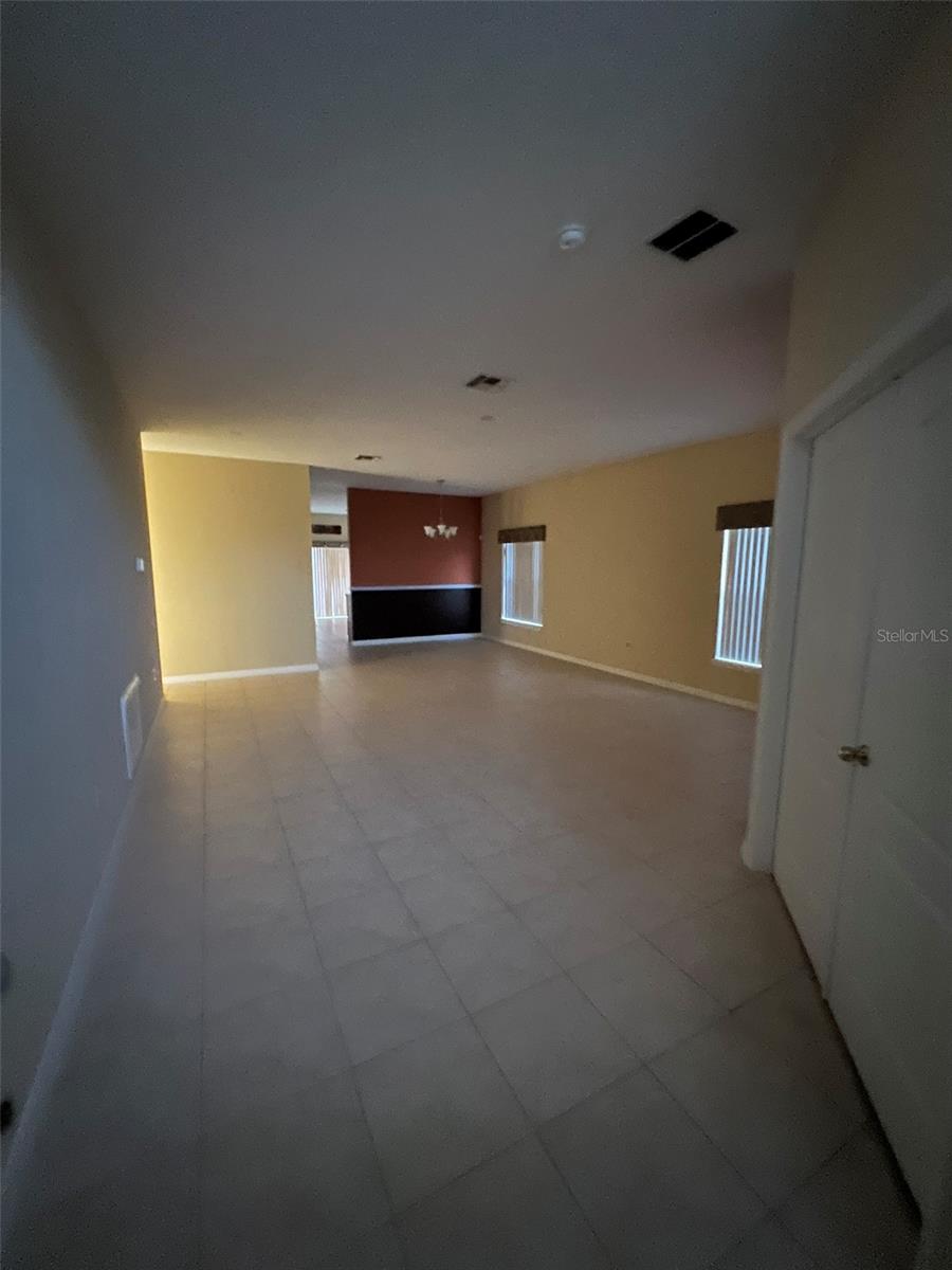 Image 7 of 20 For 948 Hacienda Circle