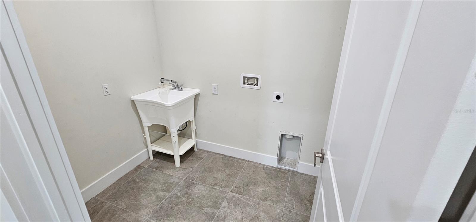 Image 14 of 38 For 3008 41st Avenue