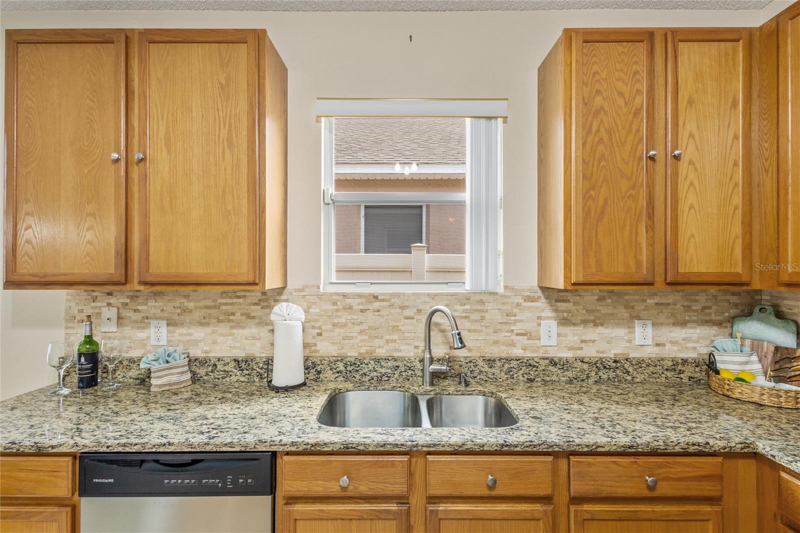 Image 11 of 35 For 422 Graystone Boulevard