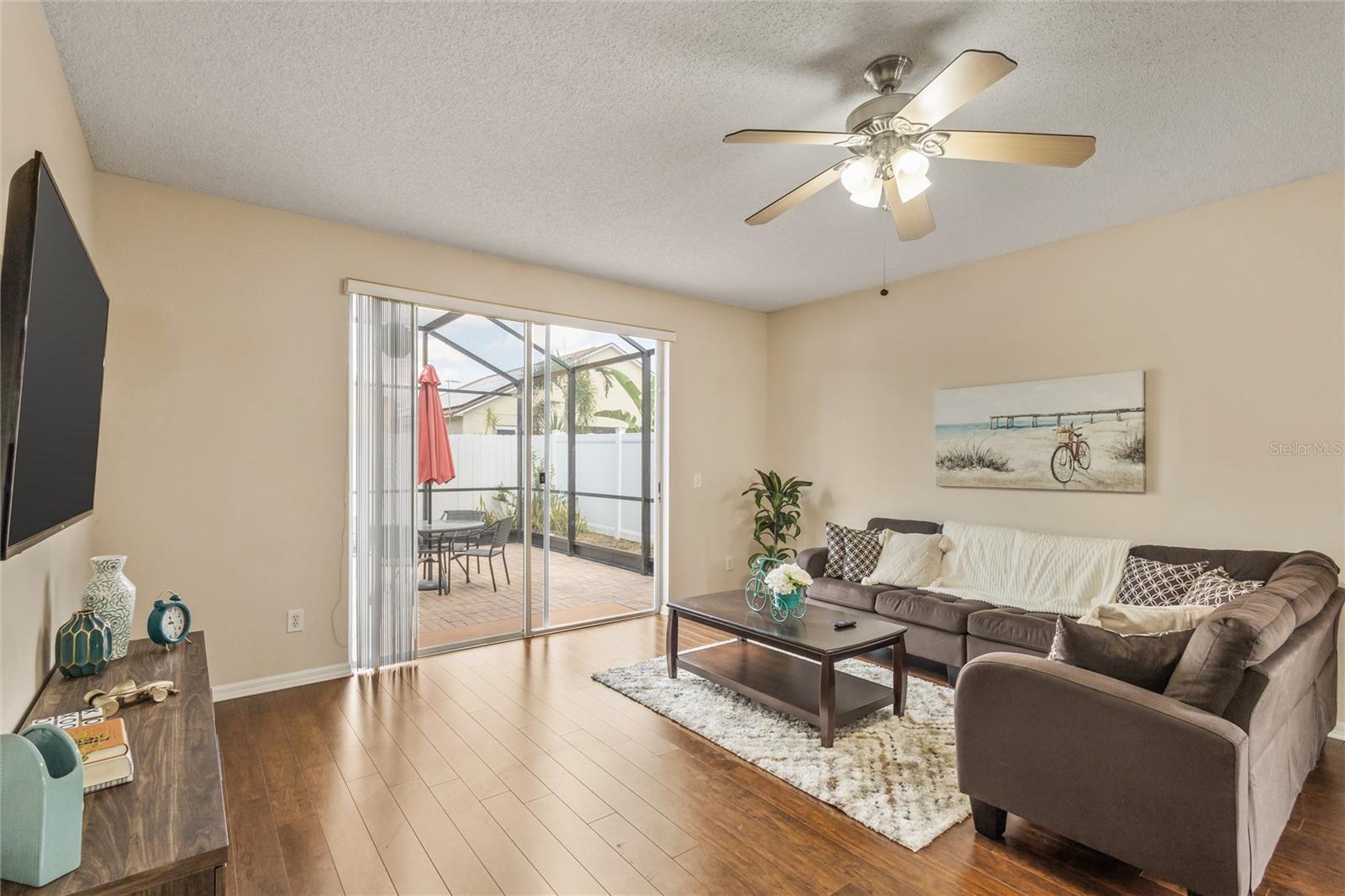 Image 16 of 35 For 422 Graystone Boulevard