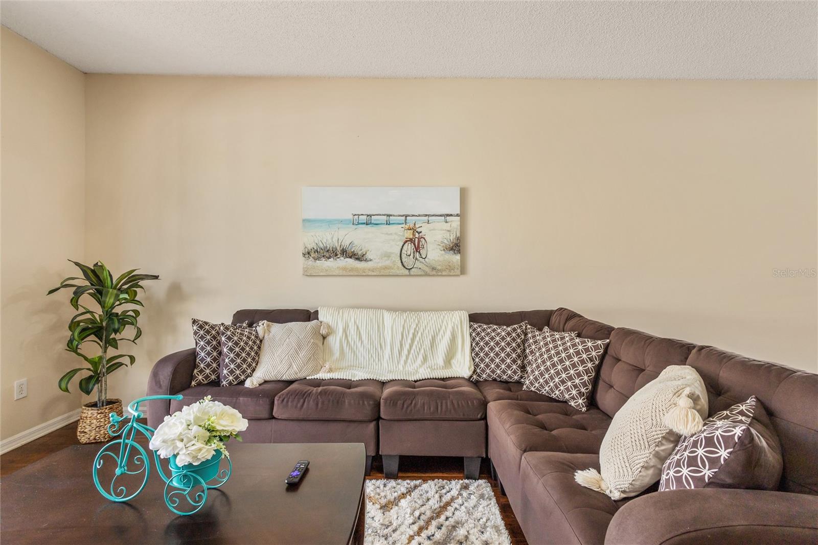 Image 18 of 35 For 422 Graystone Boulevard