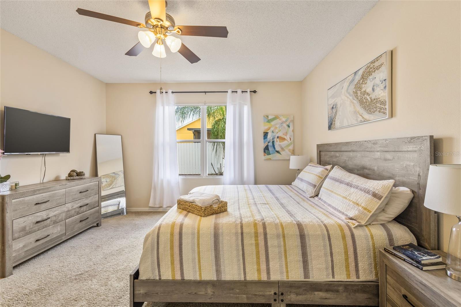 Image 19 of 35 For 422 Graystone Boulevard